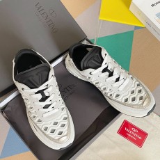 발렌티노 [VALENTINO]