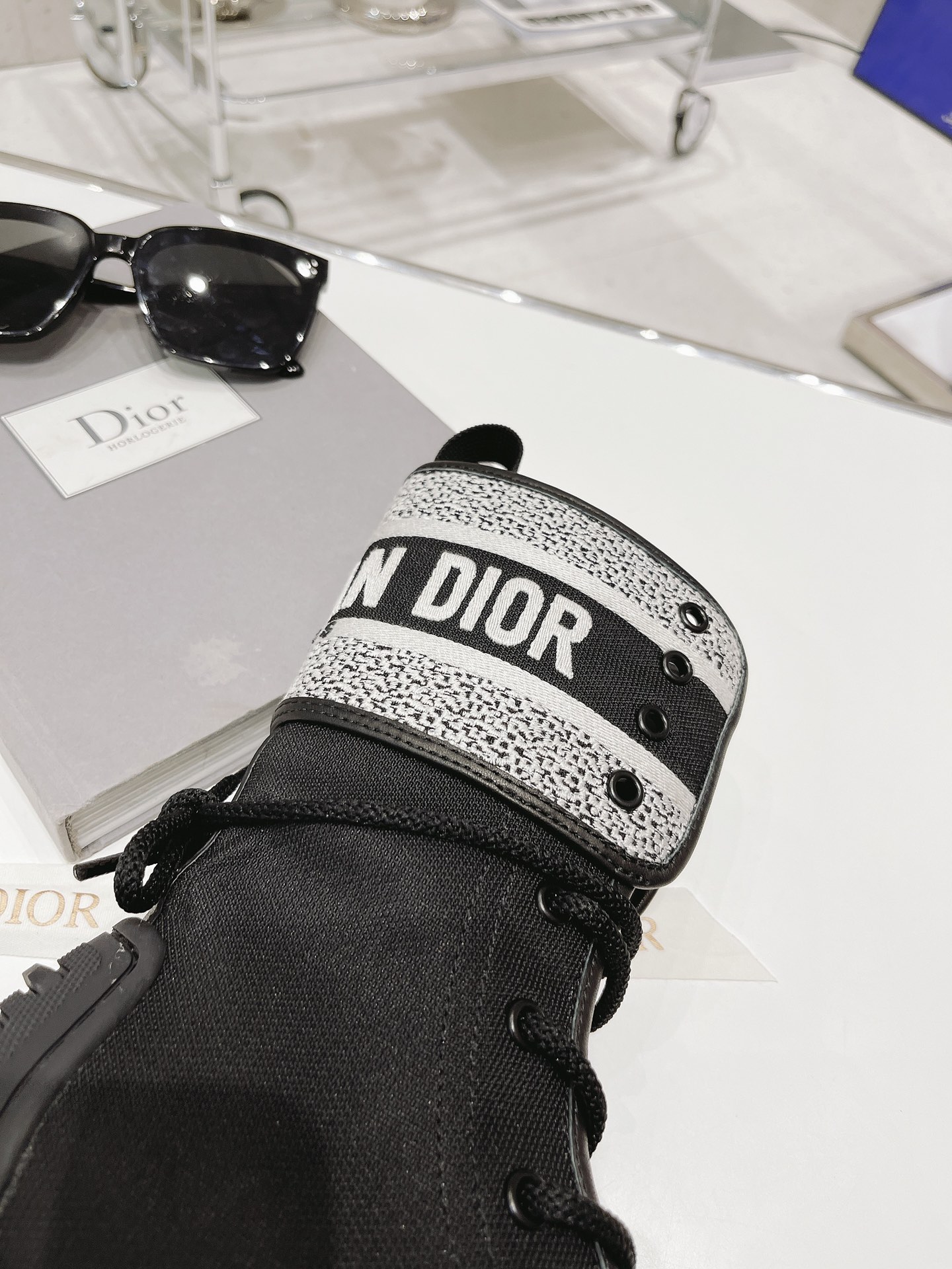 디올 [DIOR]