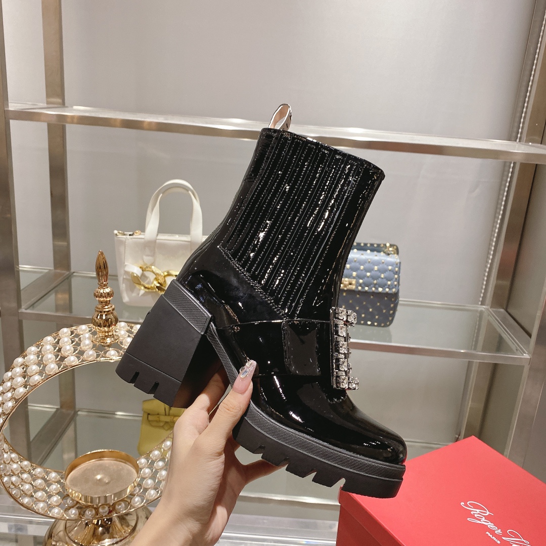 ROGER VIVIER 로저비비에 230110228