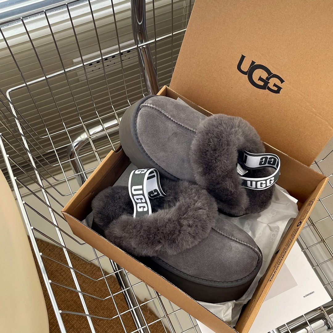 UGG 230110325