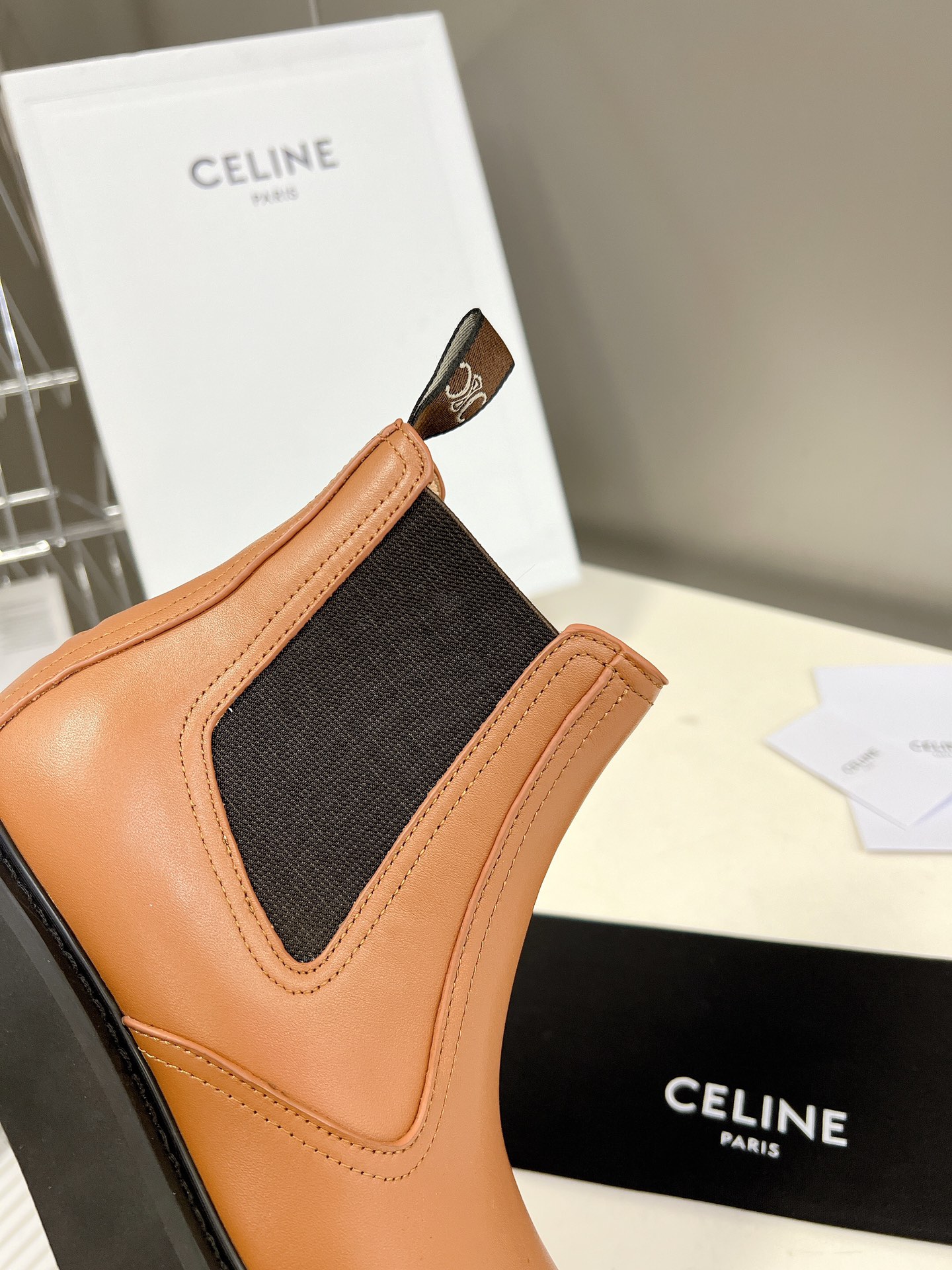 CELINE 230110402