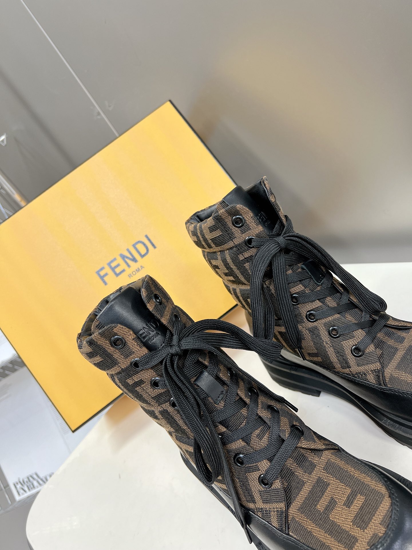 FENDI 펜디 230110427