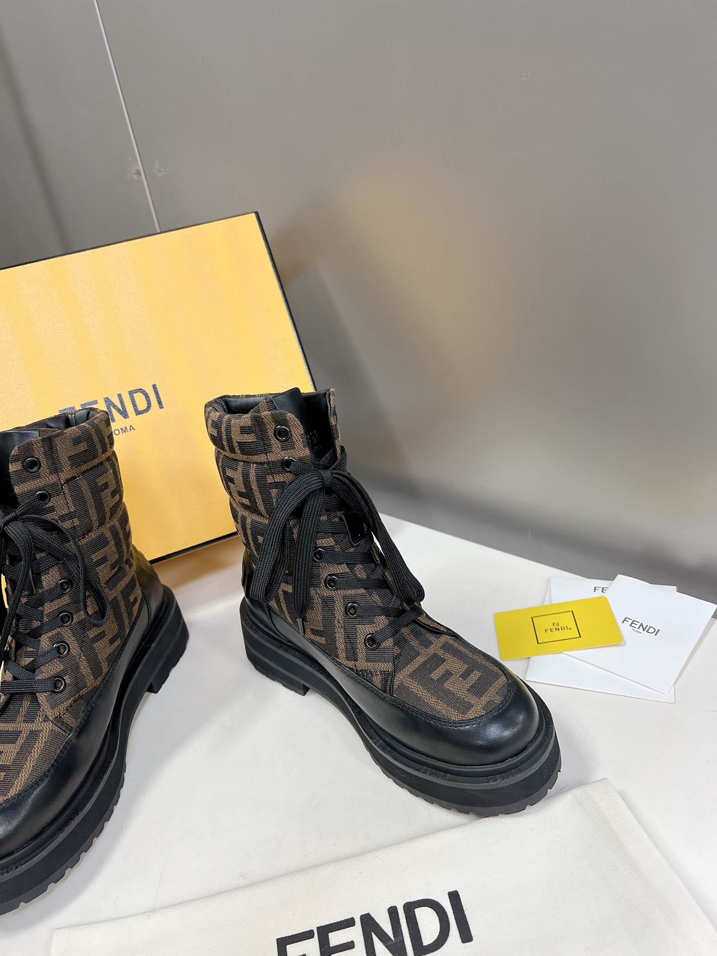 FENDI 펜디 230110427