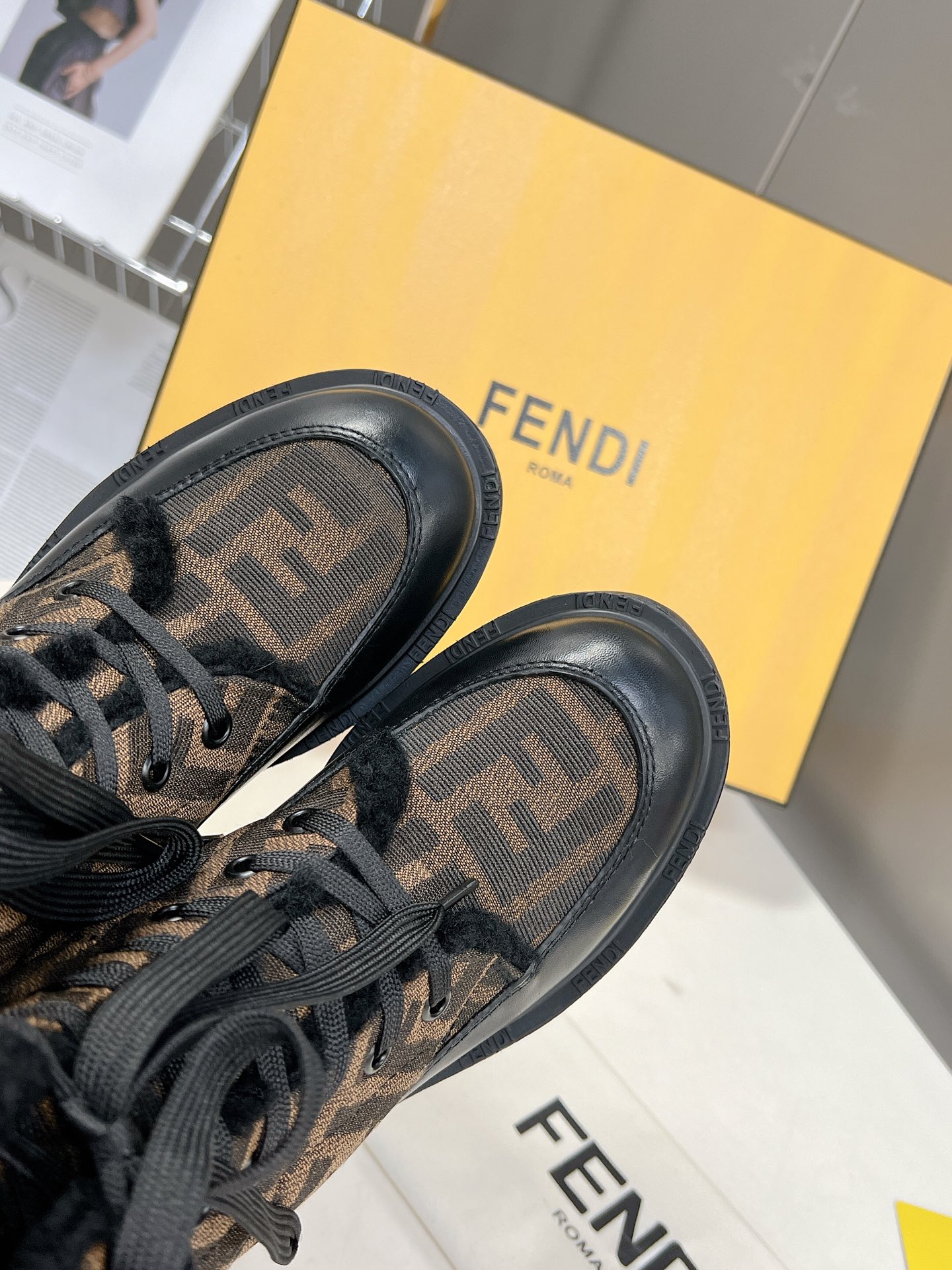 FENDI 펜디 230110429