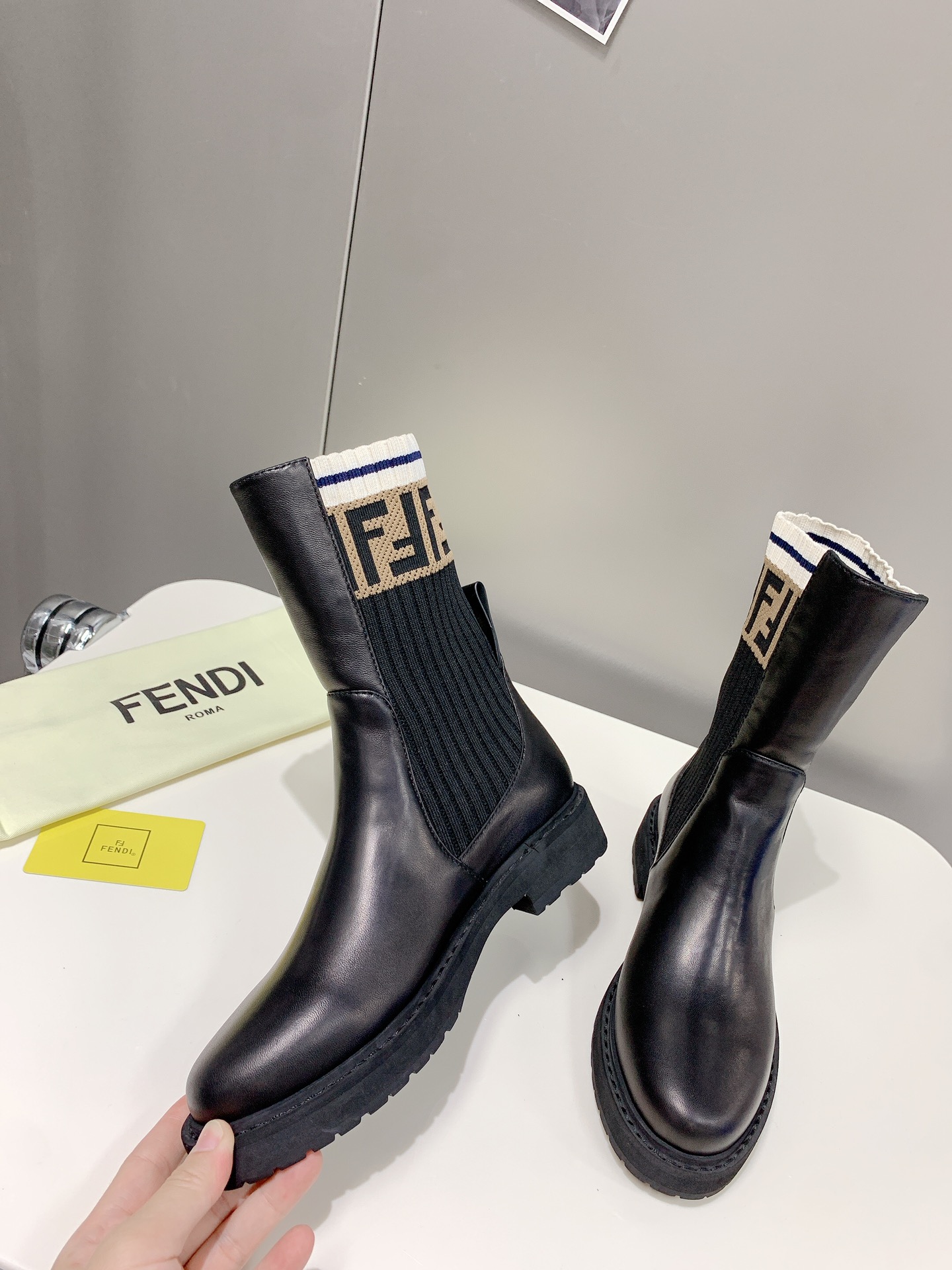 FENDI 펜디 230110431