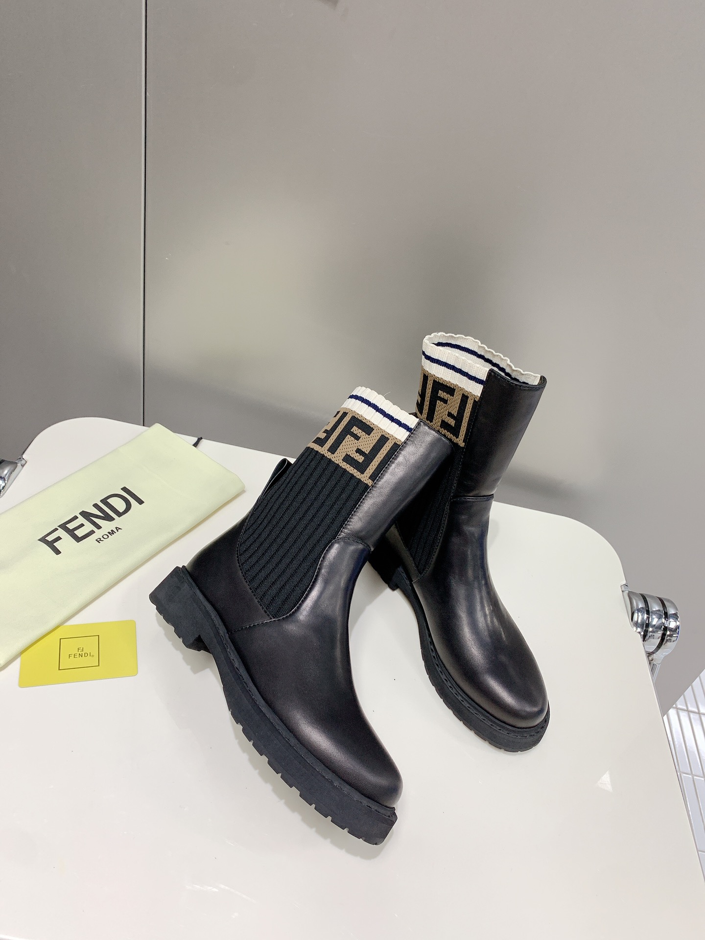 FENDI 펜디 230110431