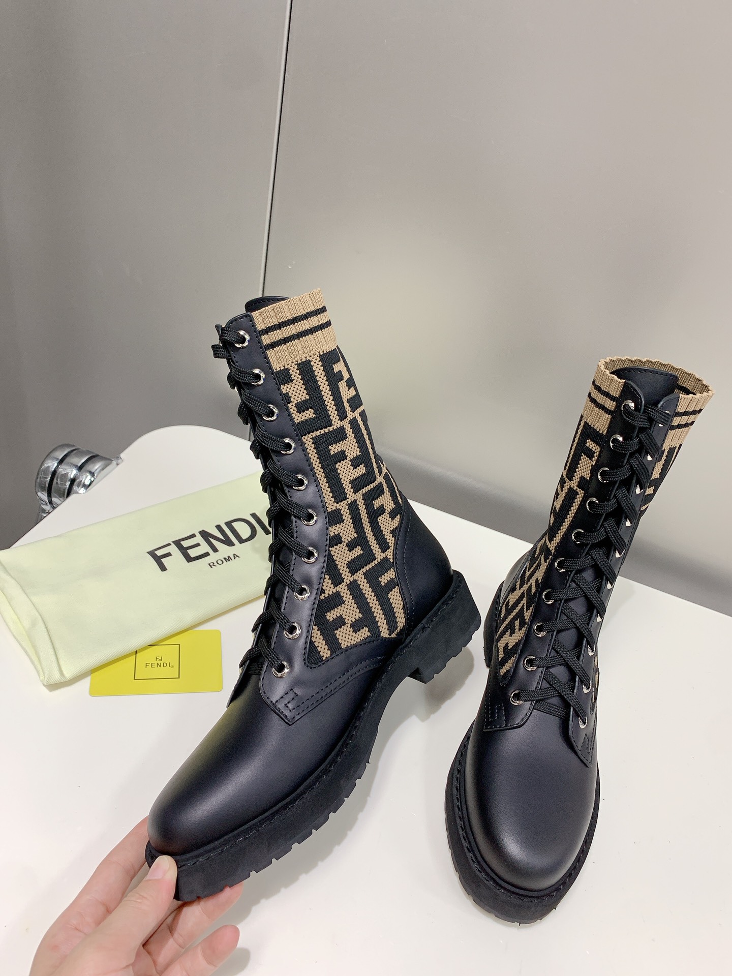 FENDI 펜디 230110435