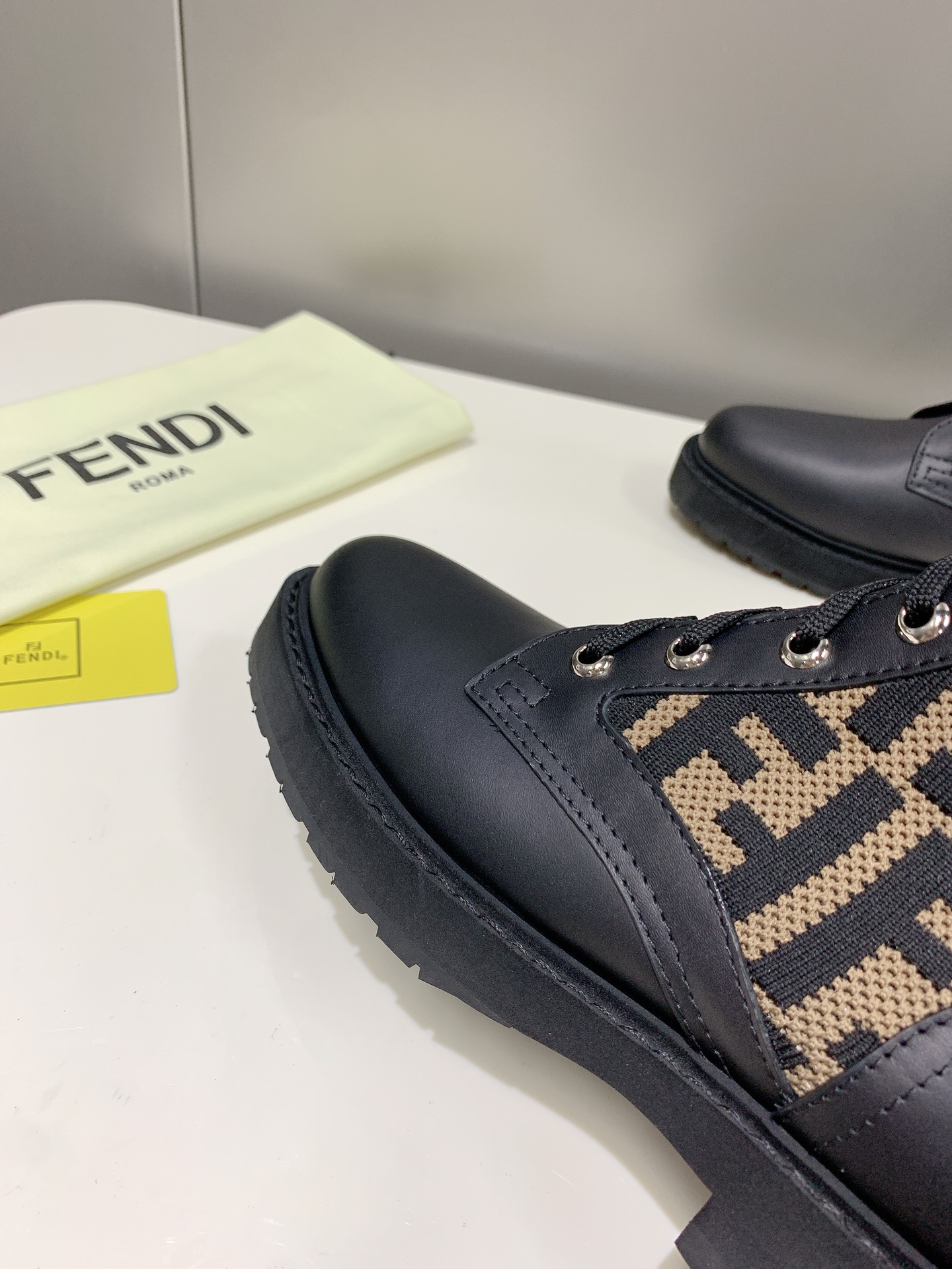 FENDI 펜디 230110435