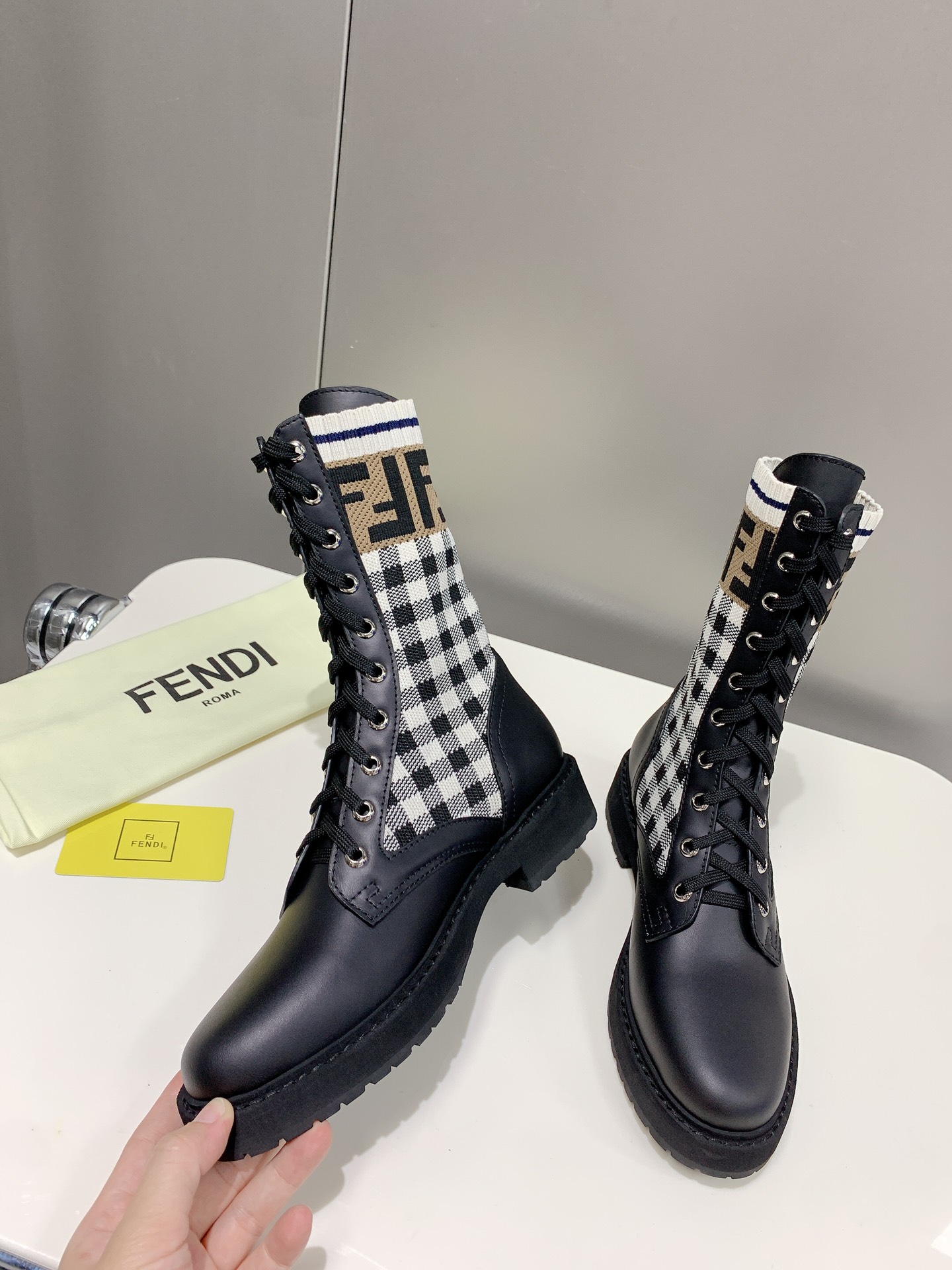 FENDI 펜디 230110437