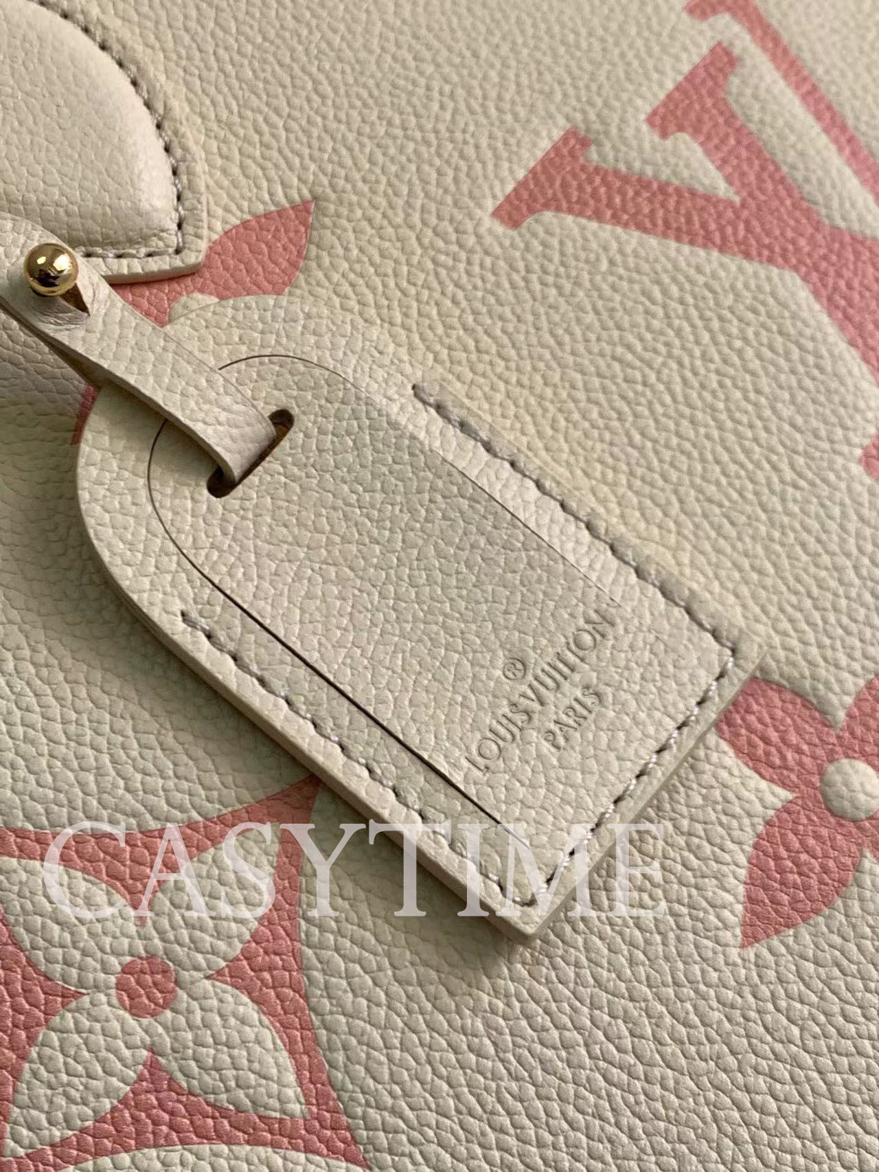 LOUIS VUITTON 루이비통 온더고 MM M21575