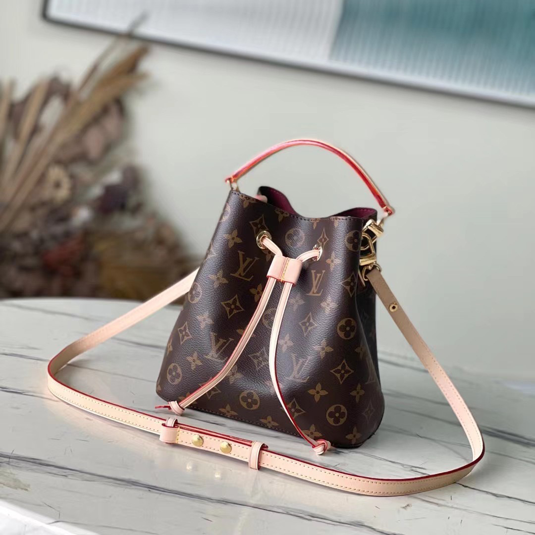 LOUIS VUITTON 루이비통 네오노에 BB M46581