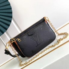 LOUIS VUITTON 루이비통 멀티 포쉐트 악세수아 M58520