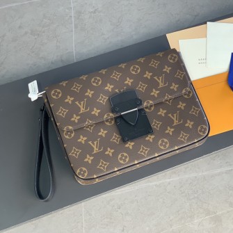 LOUIS VUITTON 루이비통 S 락 A4 파우치 M80560