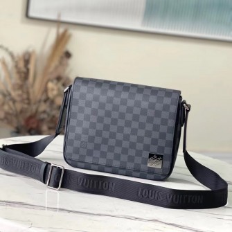 LOUIS VUITTON 루이비통 디스트릭트 PM N42710